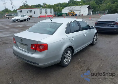 2007 Volkswagen Jetta Wolfsburg Edition from USA, damaged, VIN 3VWEF71K67M083466